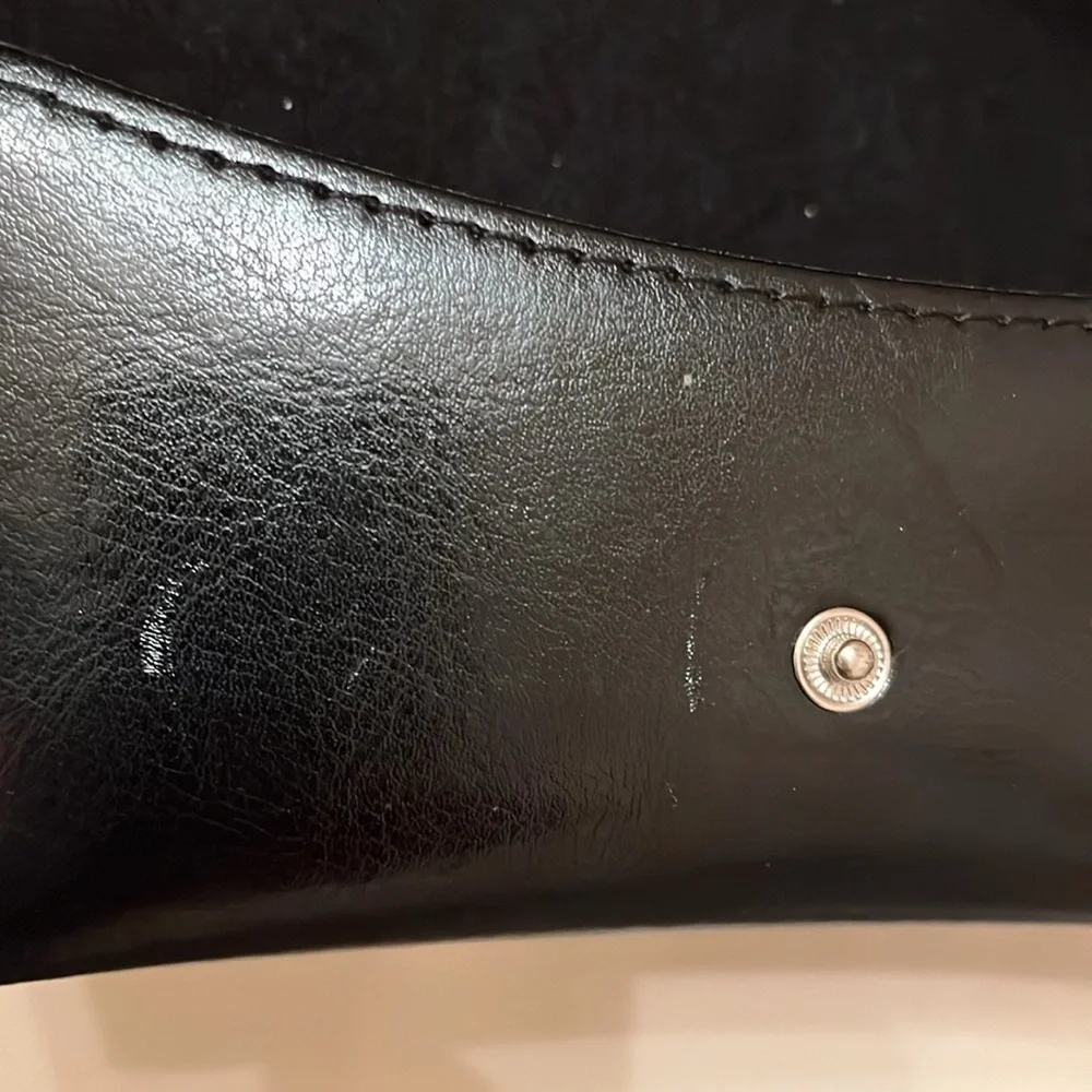 DUCO black sunglasses or eyeglasses case- pre-owned, foldover snap closure
